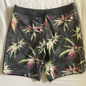 Men's Black Floral O’Neil Hyperfreak Surf Size 33 Shorts